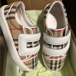 Kids Burberry Shoes size 2